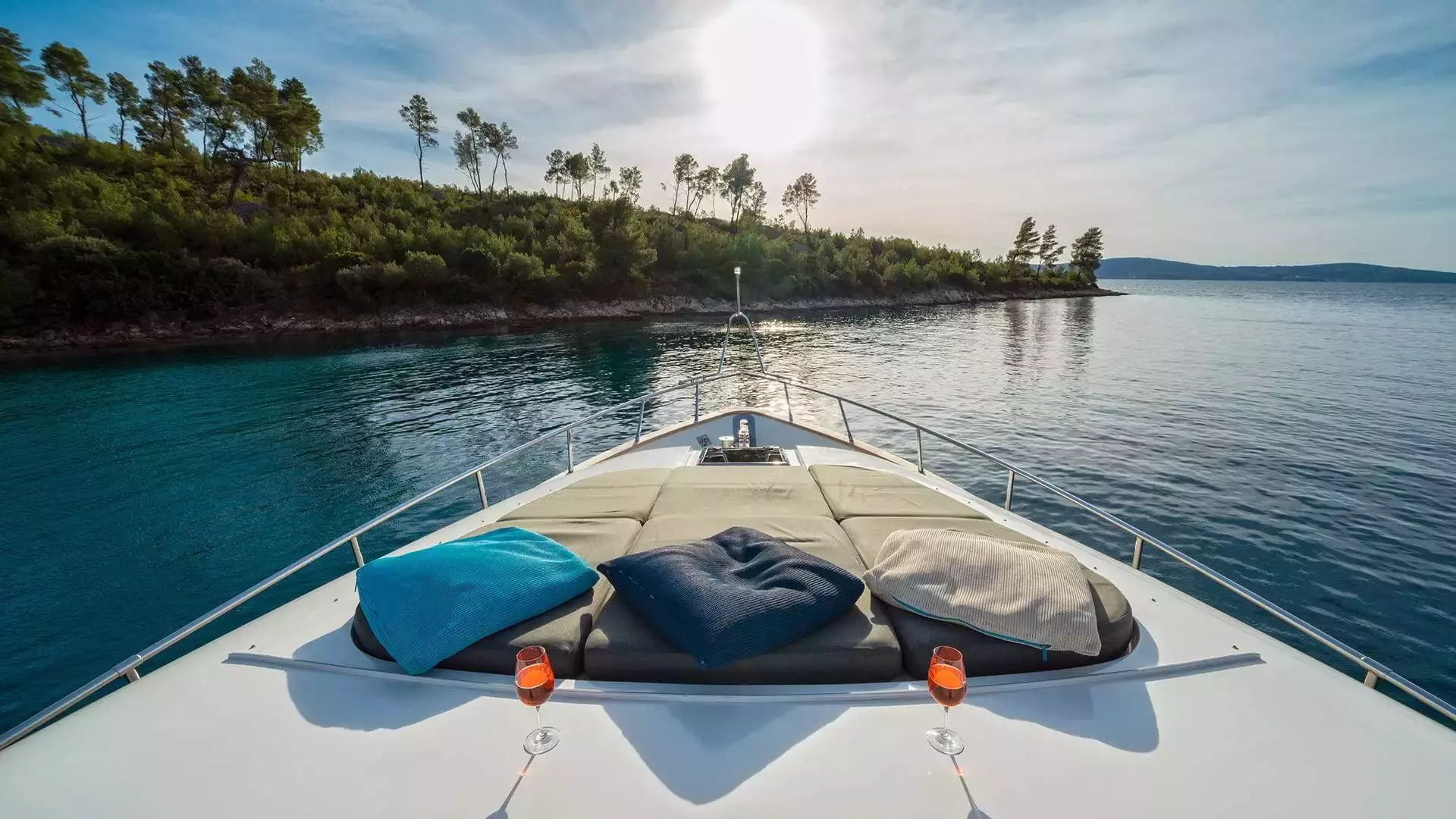 Jantar by Maiora – Special Offer on Private Motor Yacht Rental