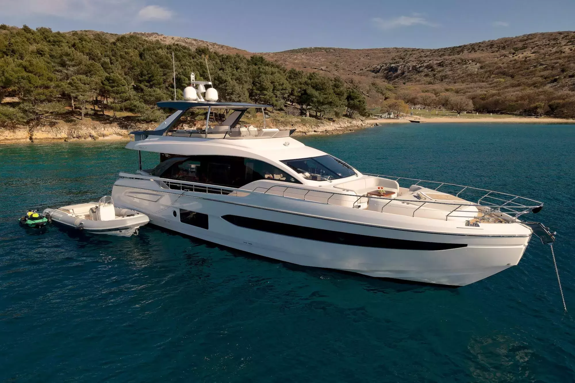Omr Group by Azimut – Special Offer on Private Motor Yacht Rental
