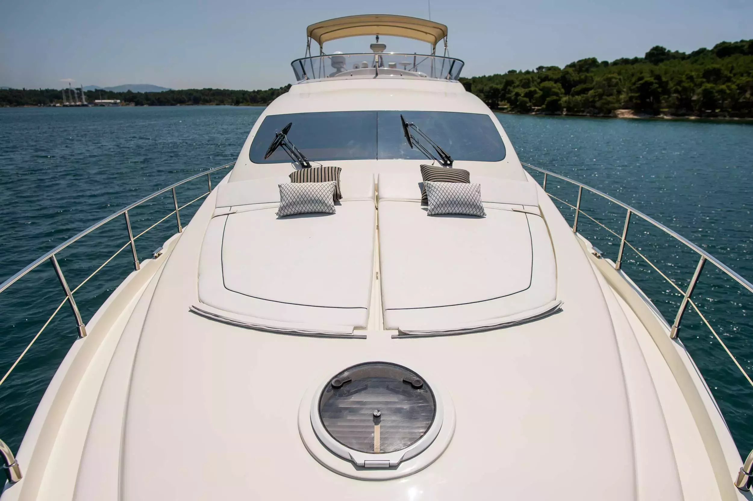 Senza Parola by Aicon - Special Offer for a private Motor Yacht Charter in Zadar with a crew