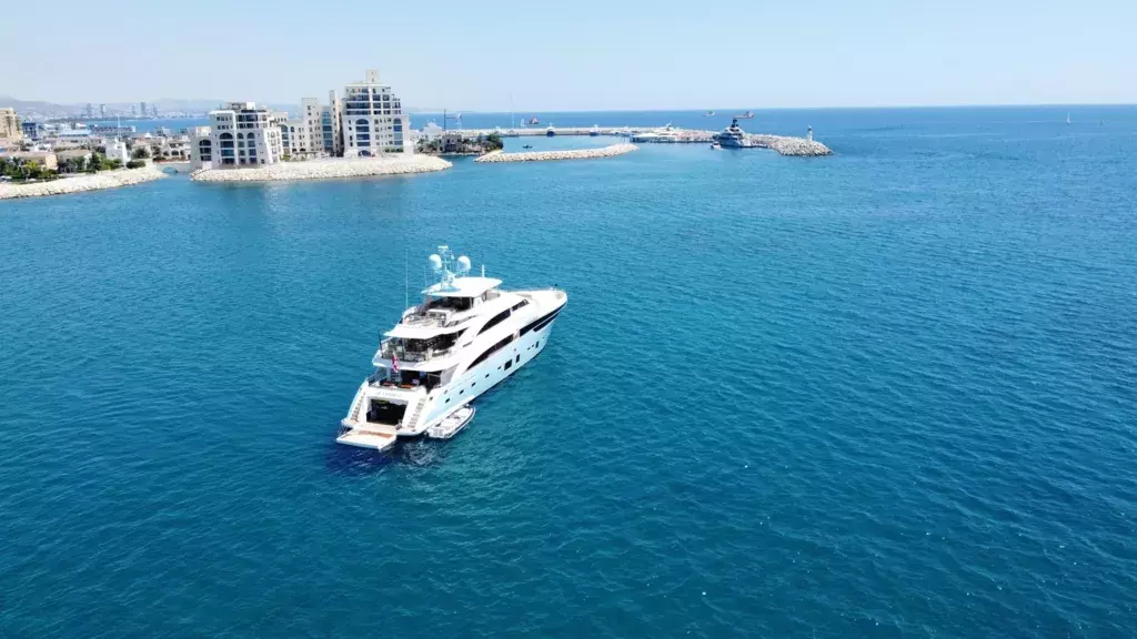 Le Verseau by Princess - Special Offer for a private Superyacht Charter in Mykonos with a crew