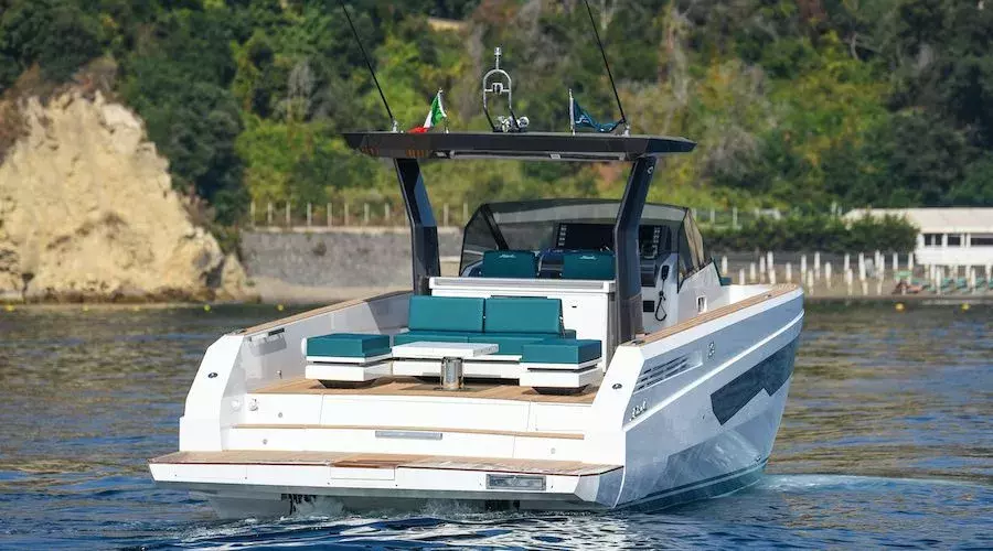 Jolly by Fiart - Special Offer for a private Power Boat Charter in Golfe-Juan with a crew