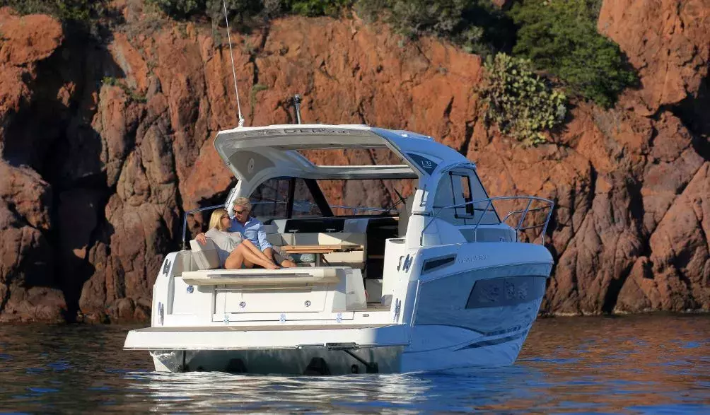 Love by Jeanneau - Special Offer for a private Power Boat Charter in Golfe-Juan with a crew