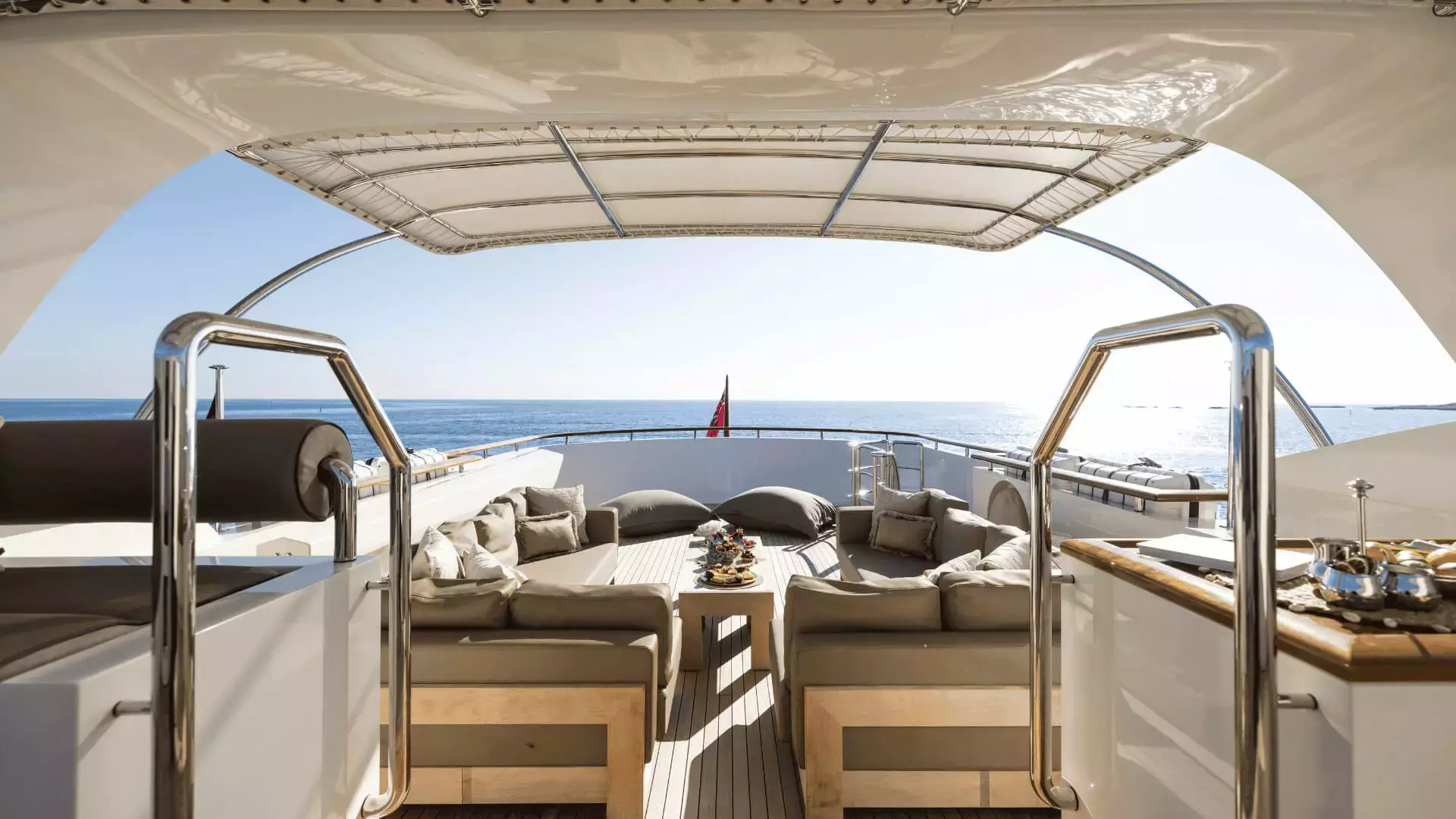 Orizzonte by Custom Made – Private Motor Yacht Charter in Cannes – Special Offer at Boatcrowd