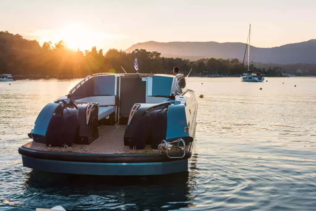 Limo by Custom Made - Special Offer for a private Power Boat Rental in Paros with a crew