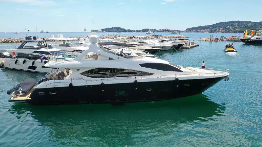 Shine by Sunseeker - Special Offer for a private Motor Yacht Charter in Corfu with a crew