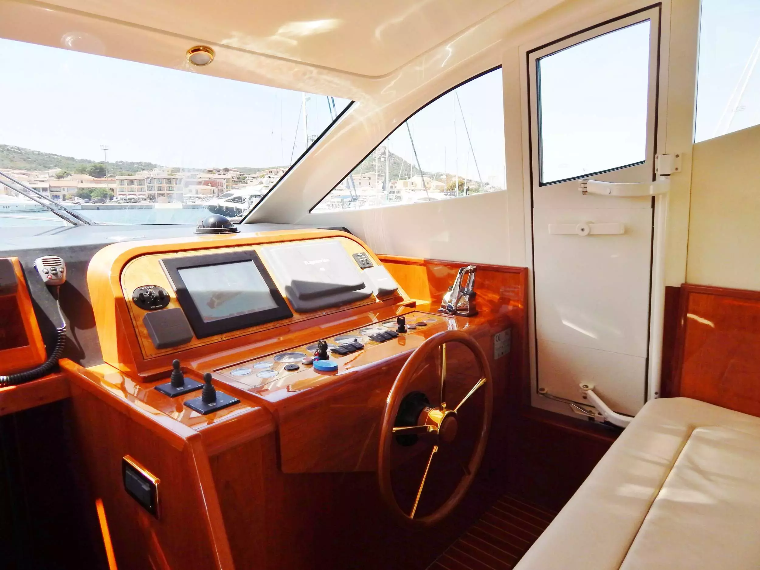 Lady Shine by Custom Made - Special Offer for a private Motor Yacht Charter in Amalfi Coast with a crew