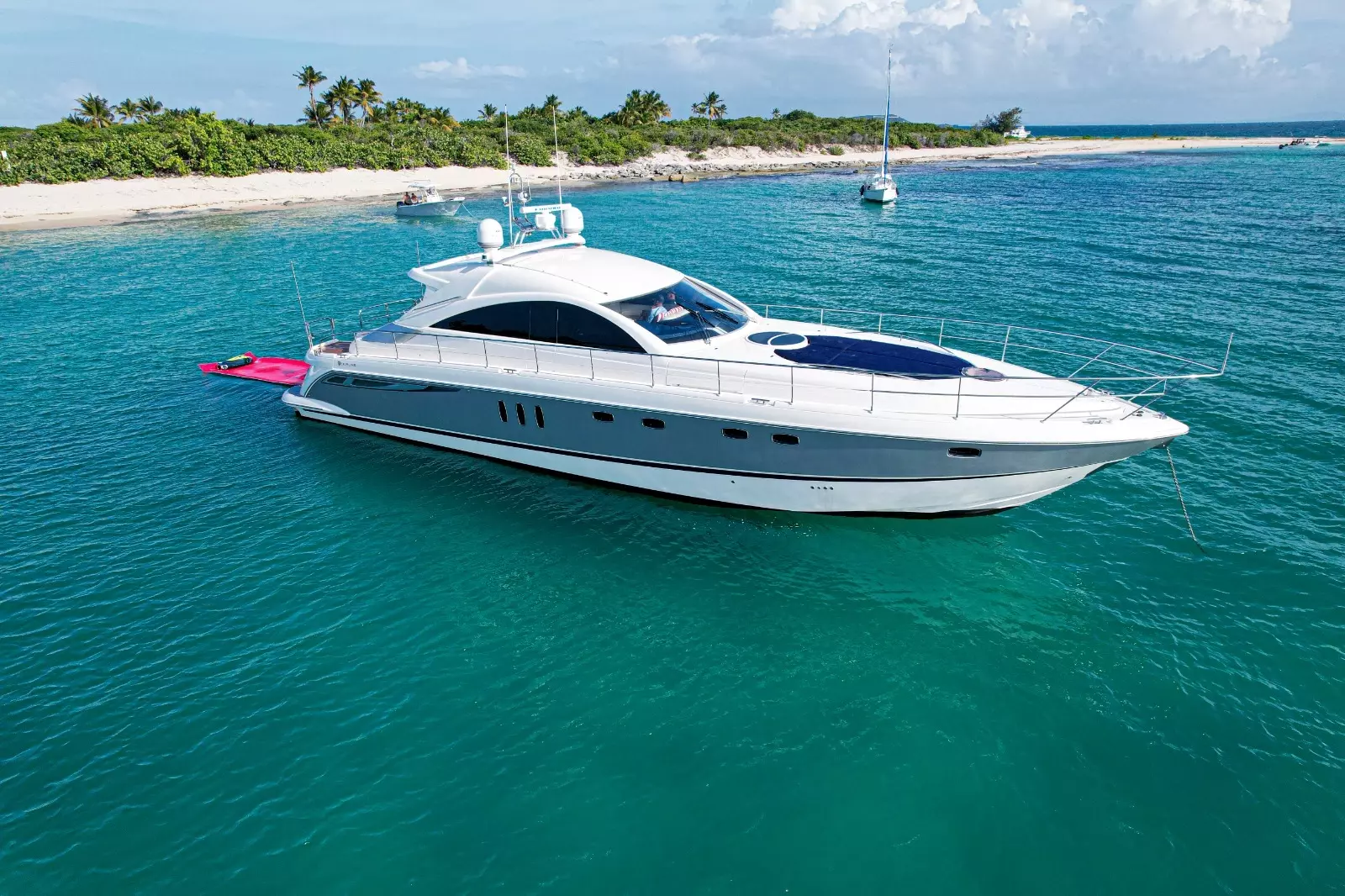 Dakiti by Fairline - Special Offer for a private Power Boat Charter in Vieques with a crew