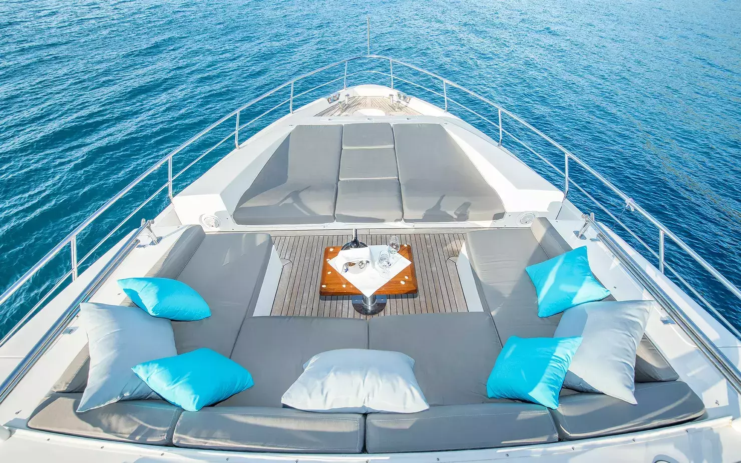 Hubo by Azimut - Special Offer for a private Motor Yacht Charter in Mykonos with a crew