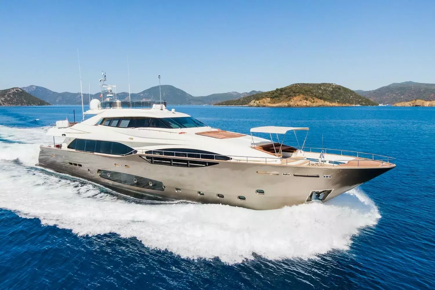 Thalyssa by Custom Line – Private Superyacht Charter in Italy