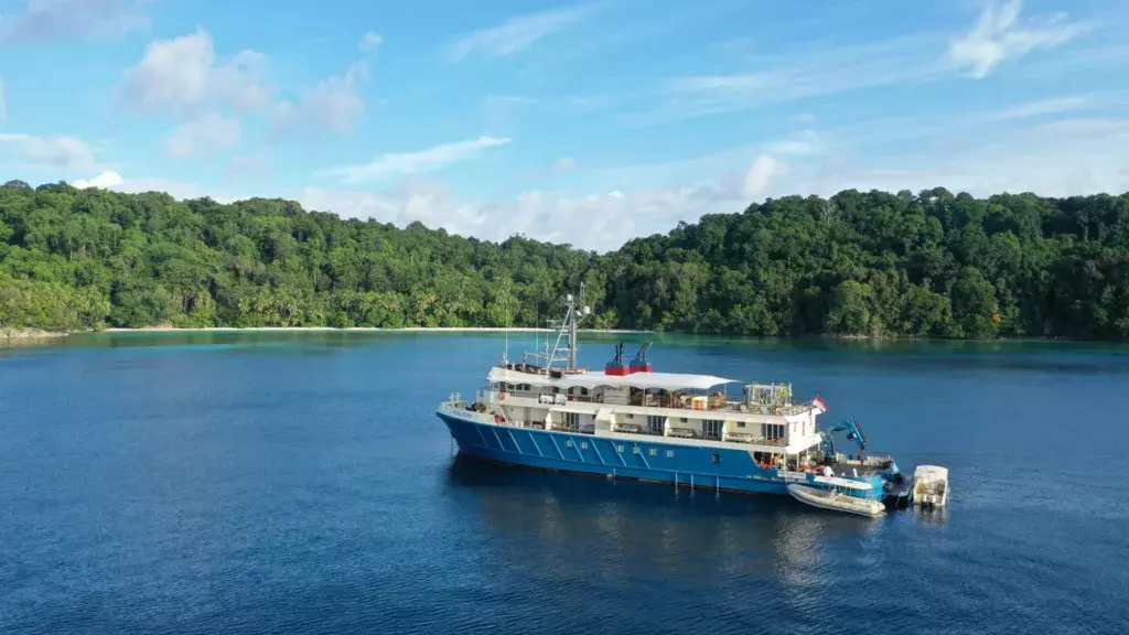 Kudanil Explorer by Teraoka Shipyard - Special Offer for a private Superyacht Charter in Raja Ampat with a crew