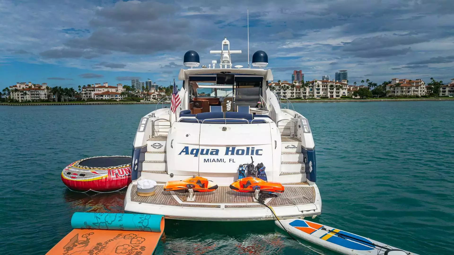 Aqua Holic by Sunseeker - Special Offer for a private Motor Yacht Charter in Abacos with a crew