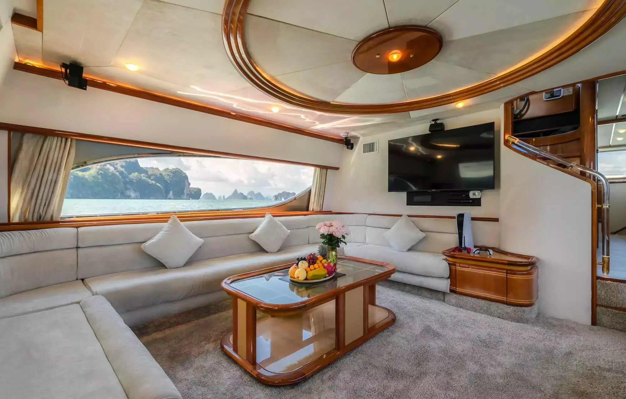 Sofia by Ferretti – Private Motor Yacht Charter in Koh Samui – Special Offer at Boatcrowd