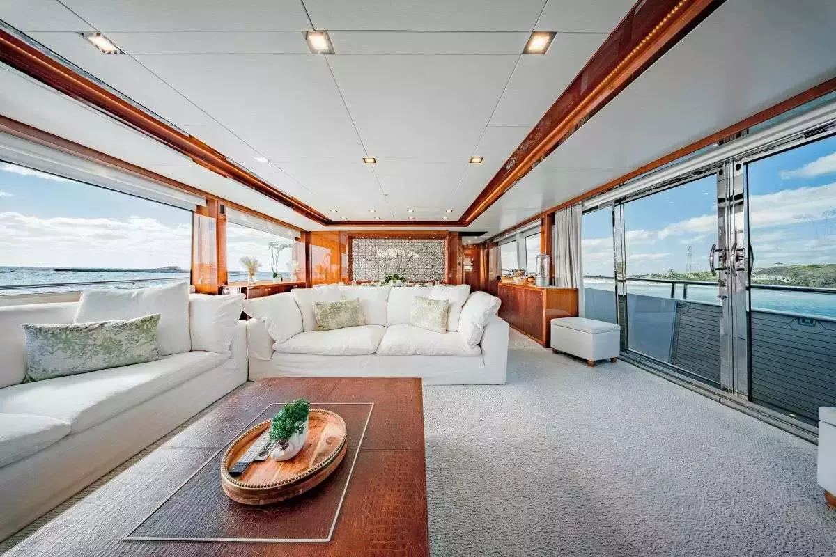 Beachfront II by Princess – Private Motor Yacht Rental in 