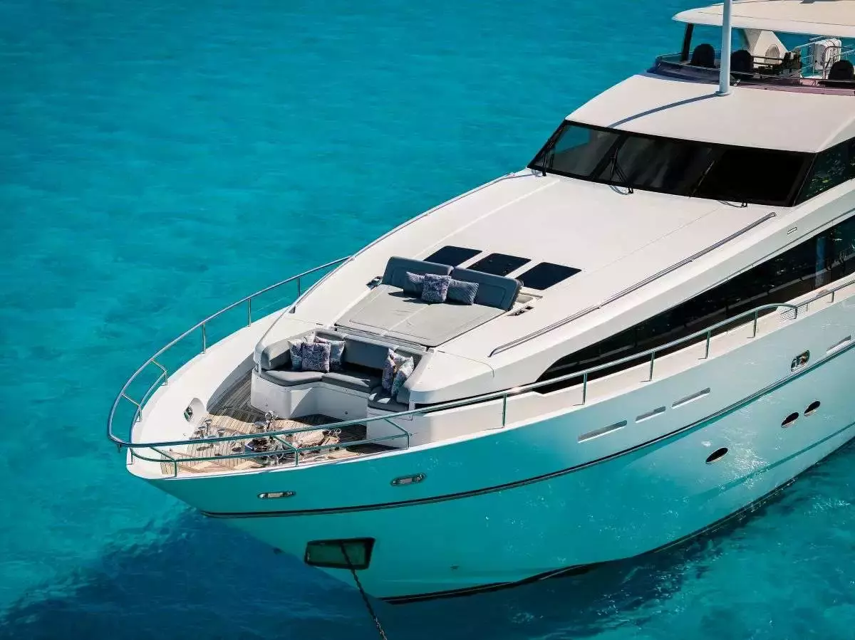 Beachfront II by Princess – Private Motor Yacht Rental in 