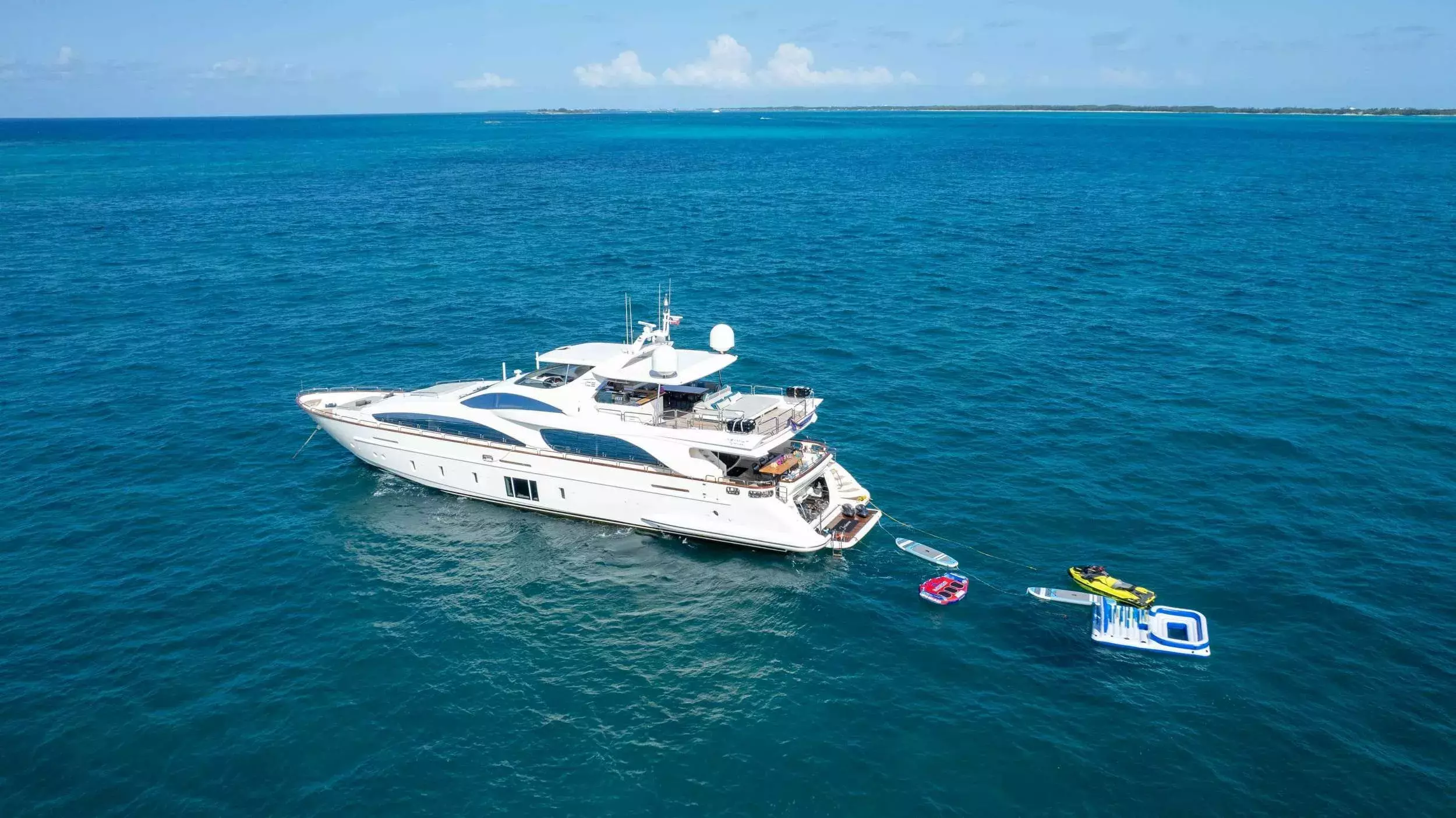 Insieme by Azimut - Special Offer for a private Motor Yacht Charter in Nassau with a crew