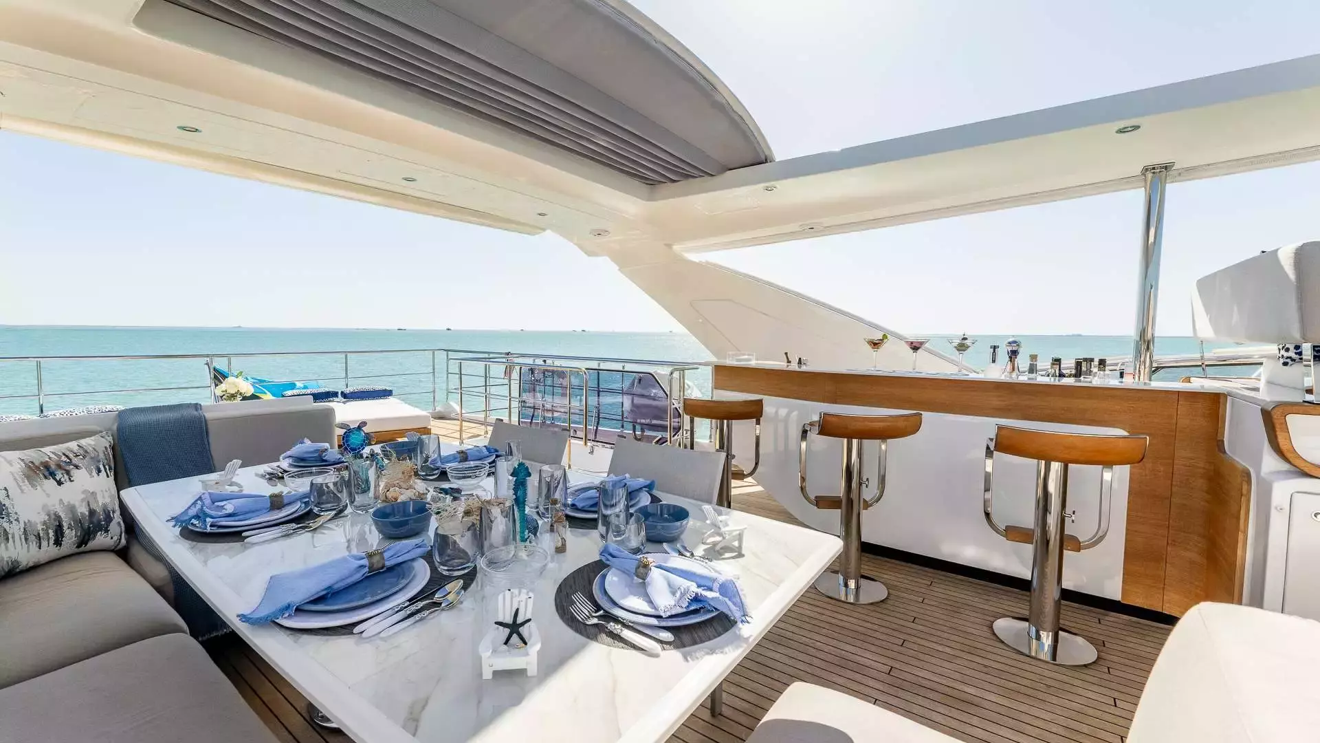 4 Play by Azimut - Top rates for a Charter of a private Motor Yacht in Bahamas