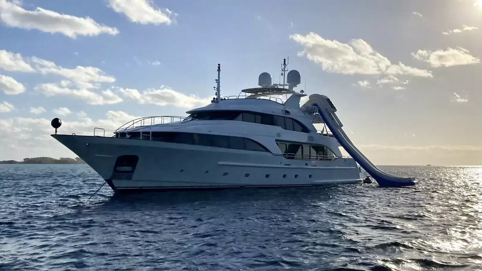 Arthur's Way by Benetti - Special Offer for a private Superyacht Charter in Bequia with a crew