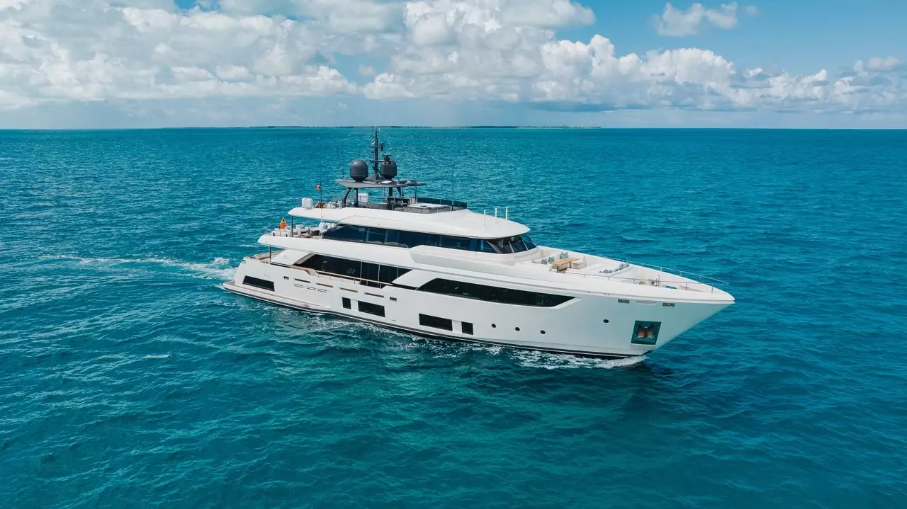 Eros by Ferretti - Special Offer for a private Superyacht Charter in Marigot with a crew