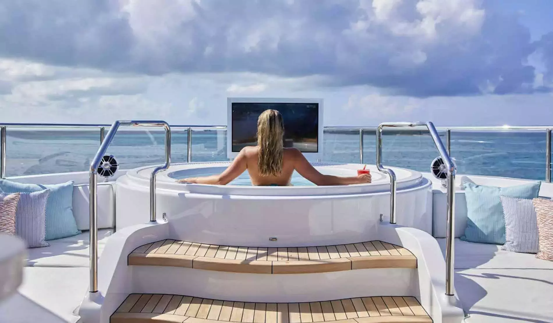 Arkadia by Heesen - Special Offer for a private Superyacht Charter in Providenciales with a crew