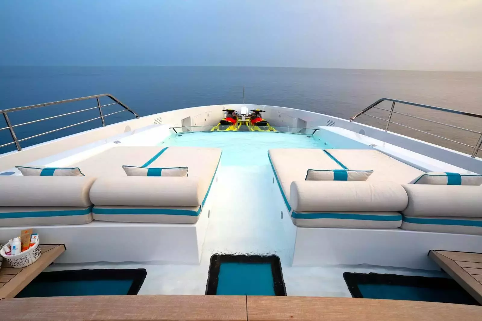 Halara by Overmarine - Special Offer for a private Superyacht Charter in Providenciales with a crew