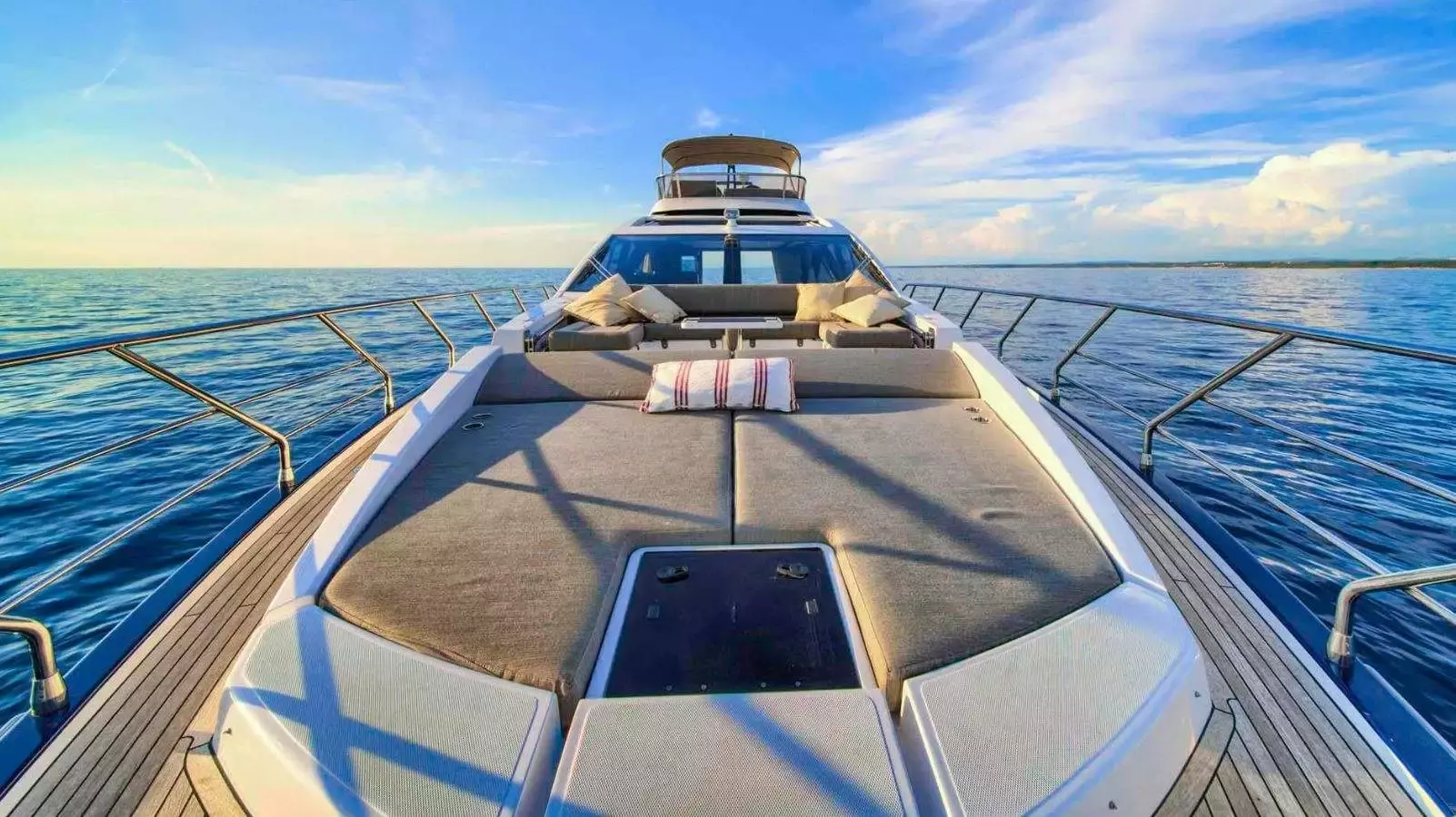 Mudita by Azimut - Special Offer for a private Motor Yacht Charter in Zadar with a crew