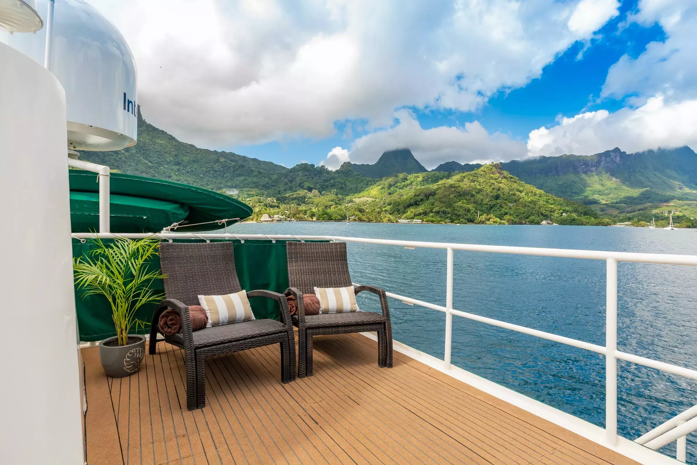Askari by Sermons - Special Offer for a private Motor Yacht Charter in Tahiti with a crew