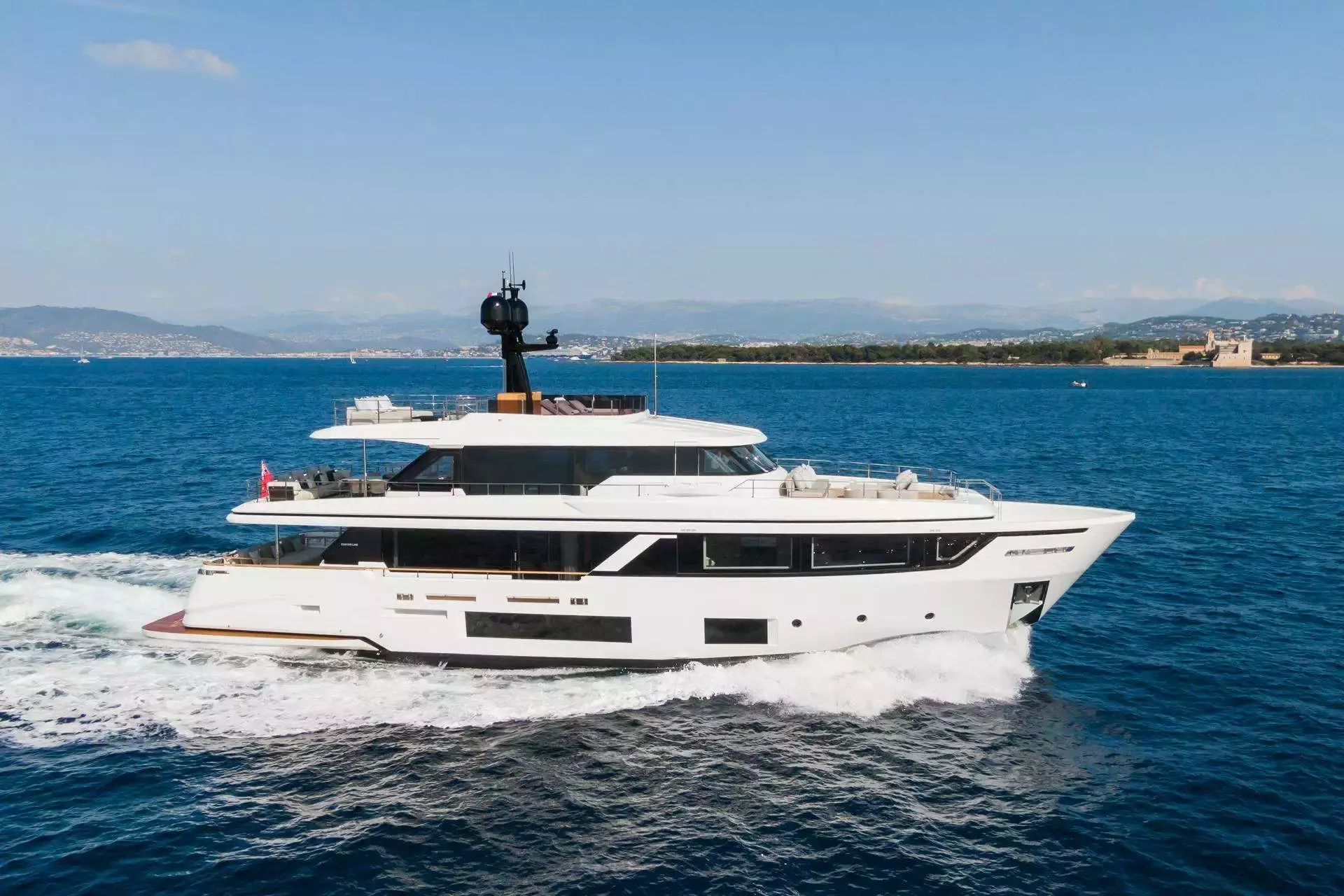 Mrs L by Custom Line - Special Offer for a private Motor Yacht Charter in Santorini with a crew