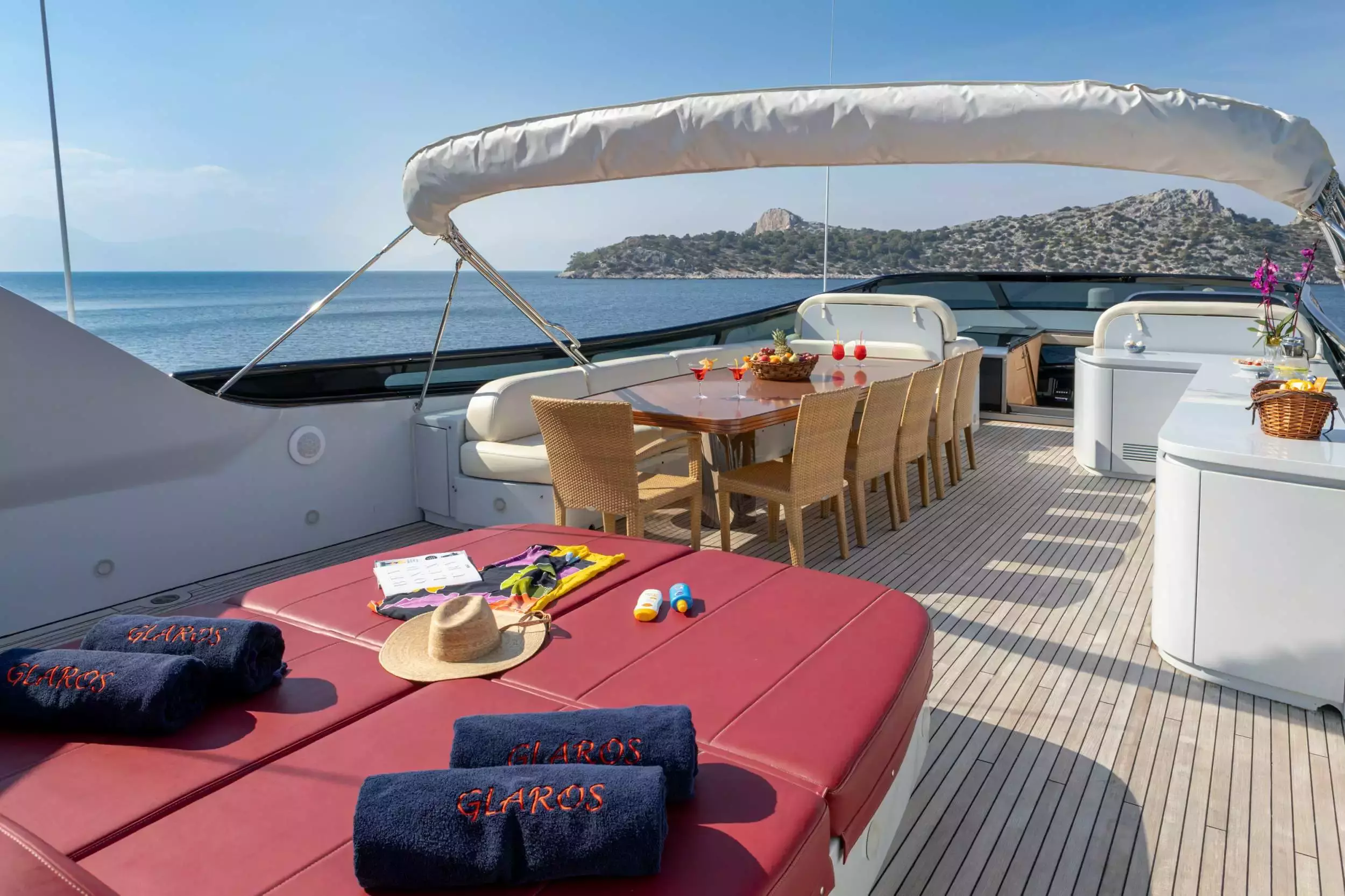 Glaros by Maiora - Special Offer for a private Superyacht Charter in Santorini with a crew