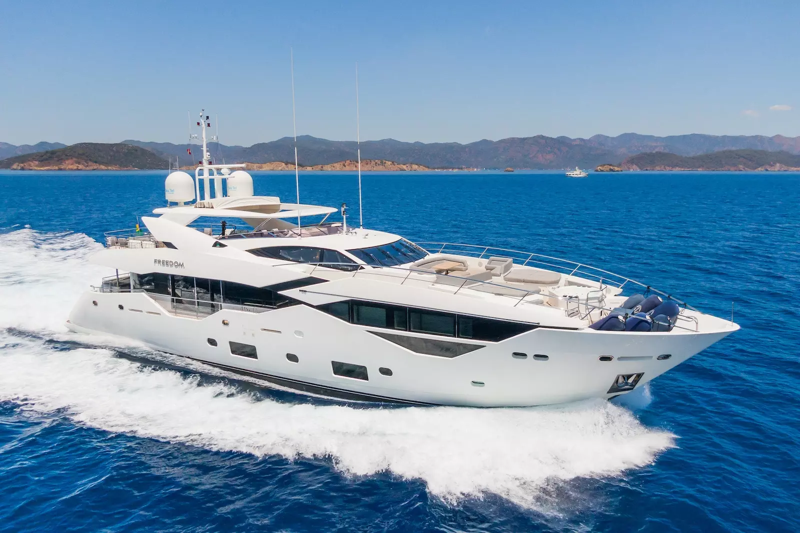 Freedom by Sunseeker - Special Offer for a private Superyacht Charter in Zakynthos with a crew