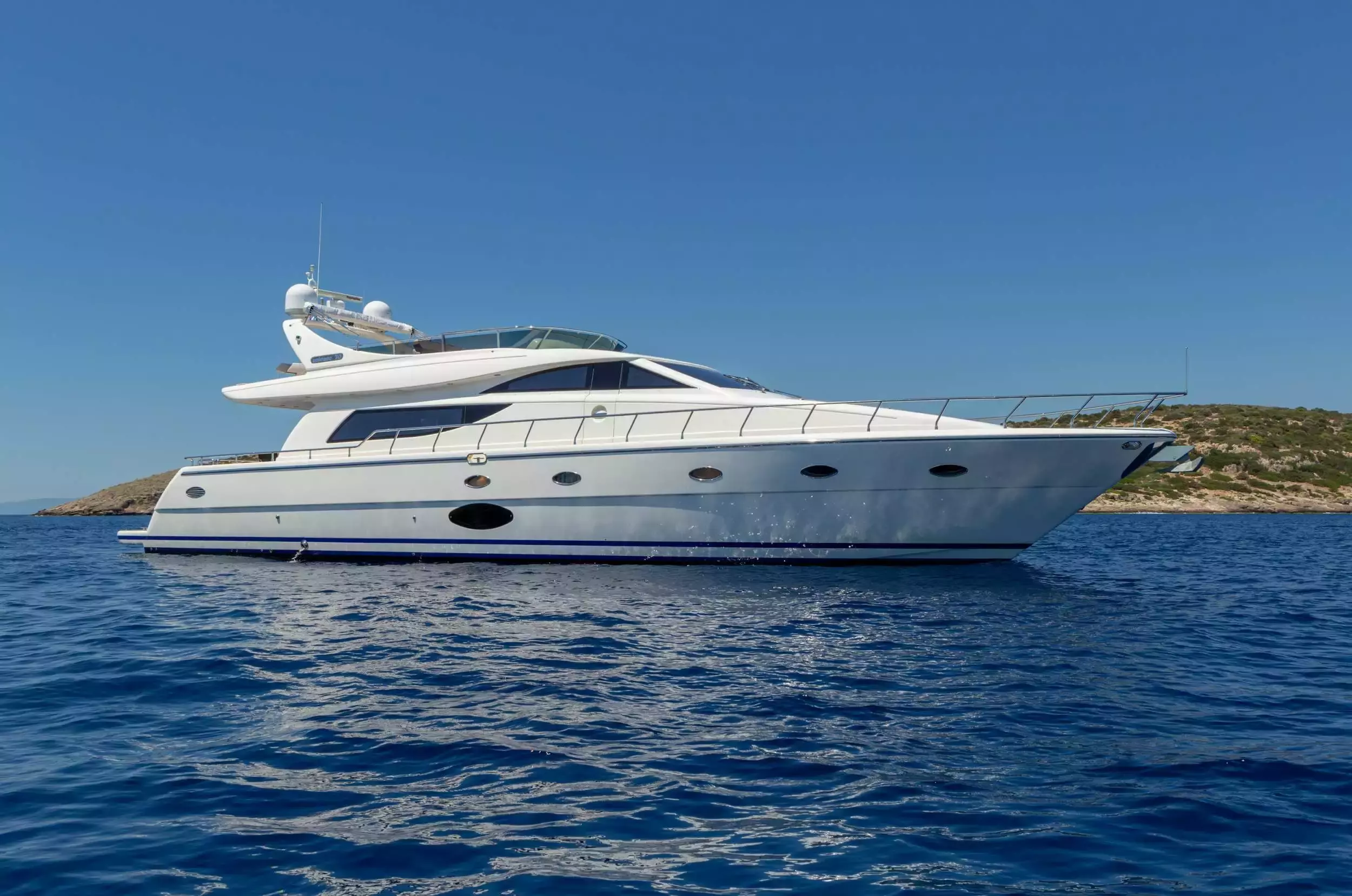 Legend by Uniesse - Special Offer for a private Motor Yacht Charter in Mykonos with a crew