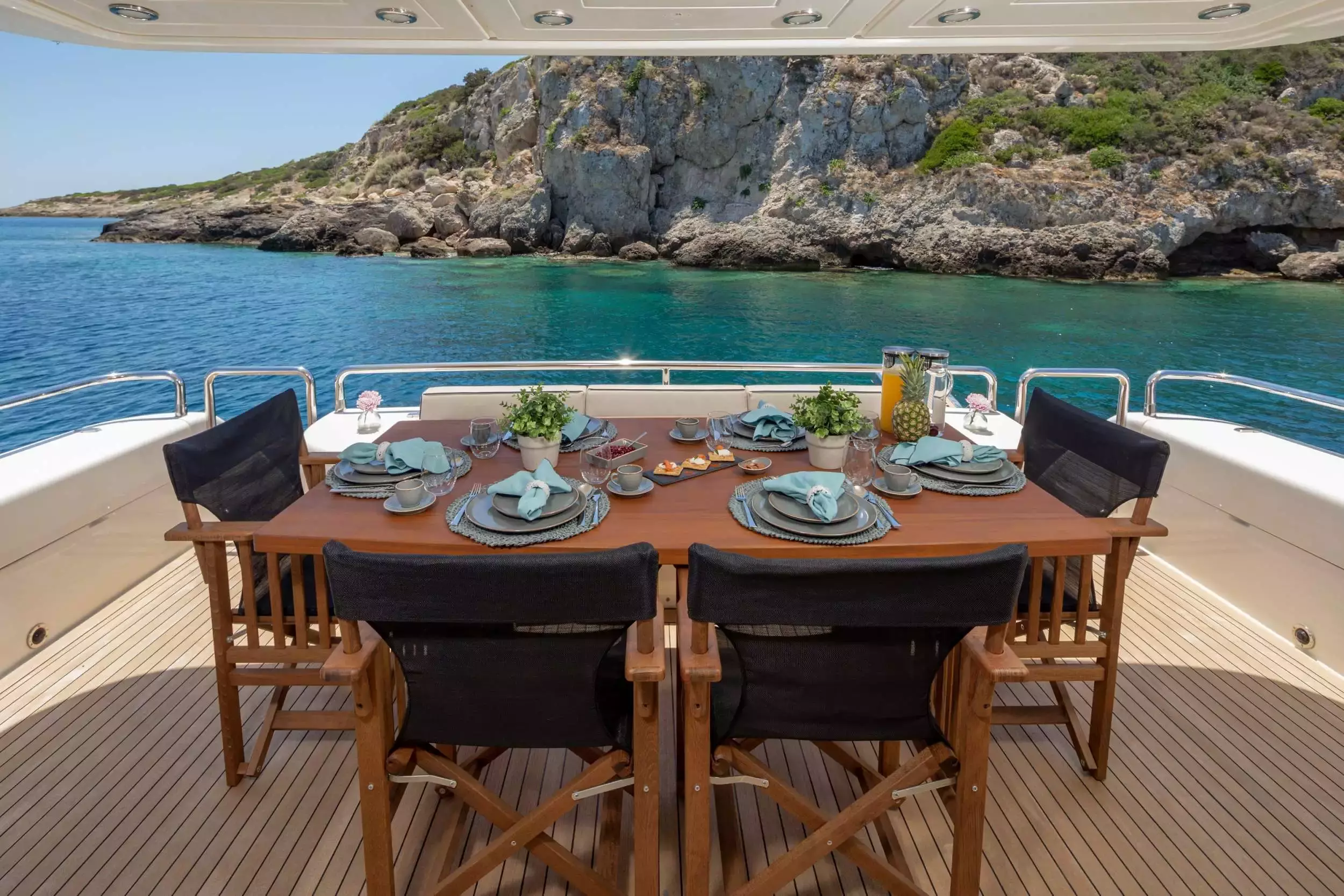 Legend by Uniesse - Special Offer for a private Motor Yacht Charter in Lavrion with a crew