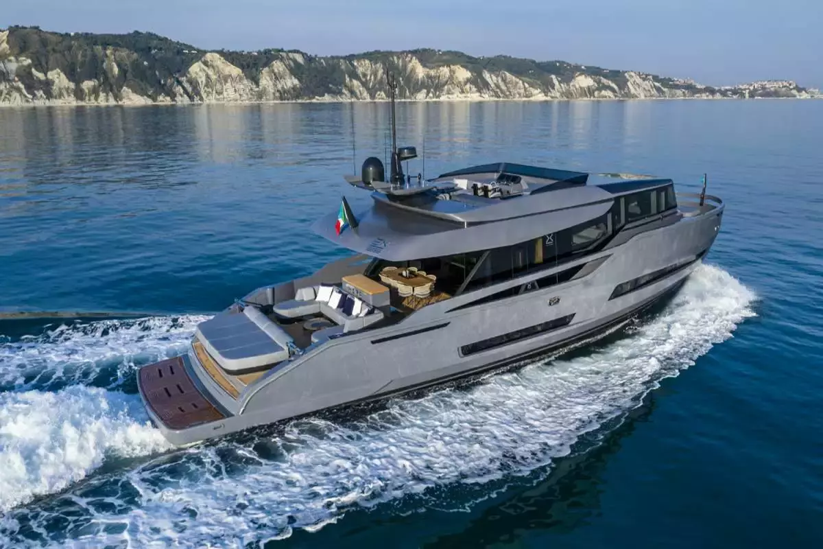 Haze by Extra Yachts - Top rates for a Charter of a private Motor Yacht in Italy