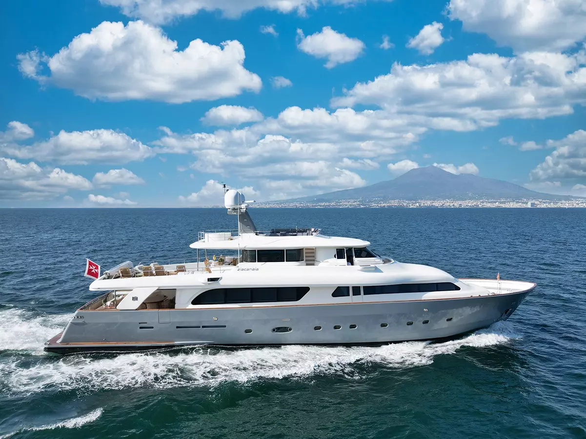 Ziacanaia by Ferretti - Special Offer for a private Motor Yacht Charter in Venice with a crew