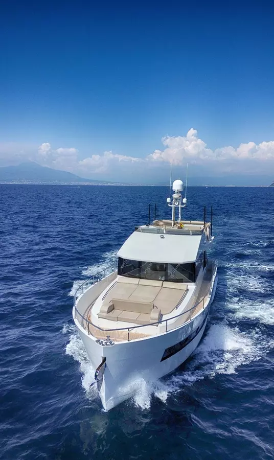 Mariu D by Sundeck Yachts - Special Offer for a private Motor Yacht Charter in Naples with a crew