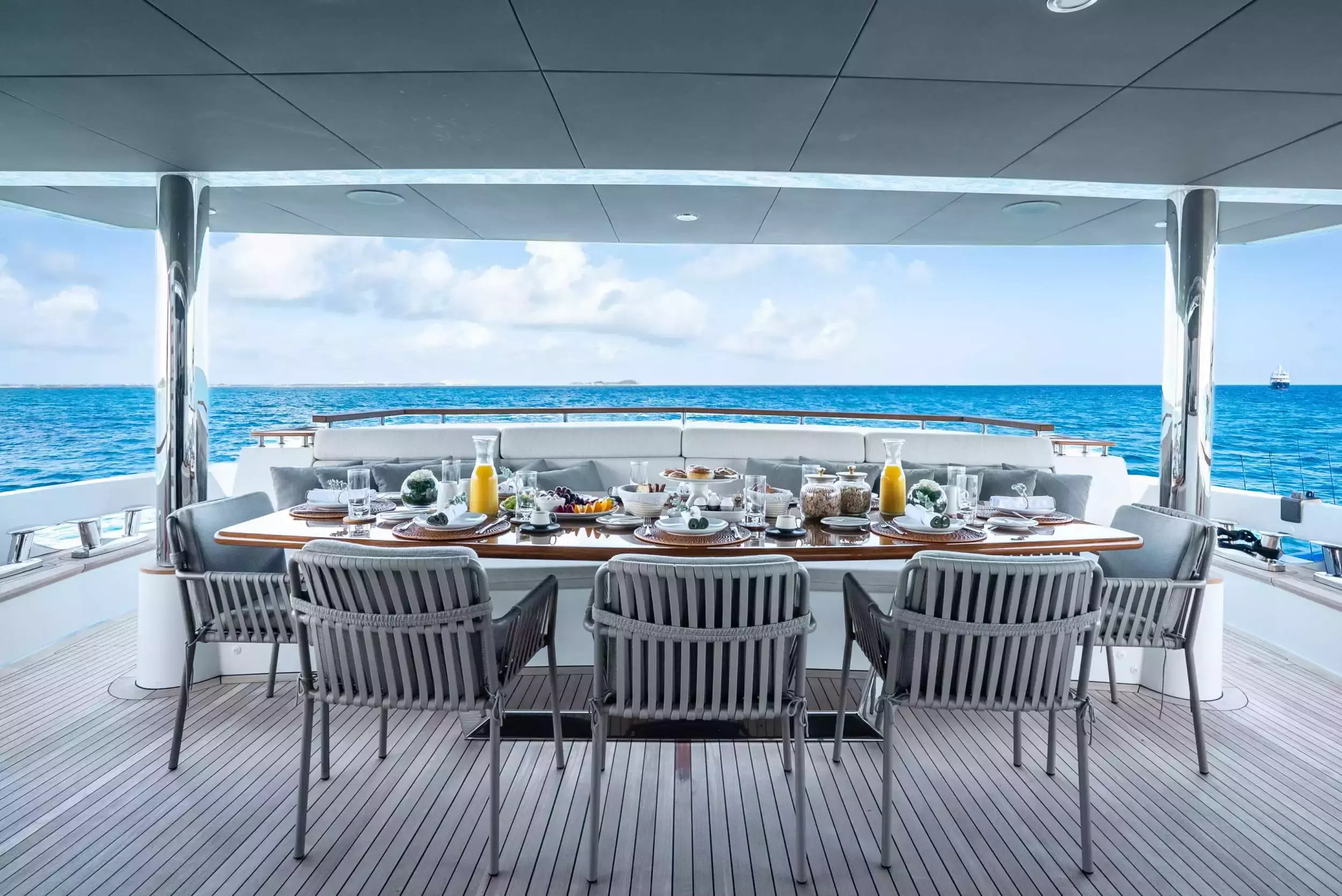 Eau La La by Numarine - Private Superyacht Charter in Grenada – Special Offer at Boatcrowd