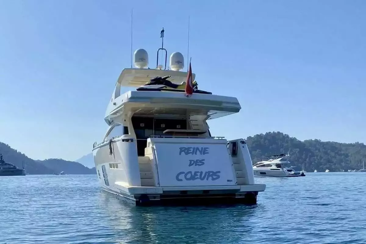 Reine de Coeurs by Ferretti - Special Offer for a private Motor Yacht Charter in Mykonos with a crew