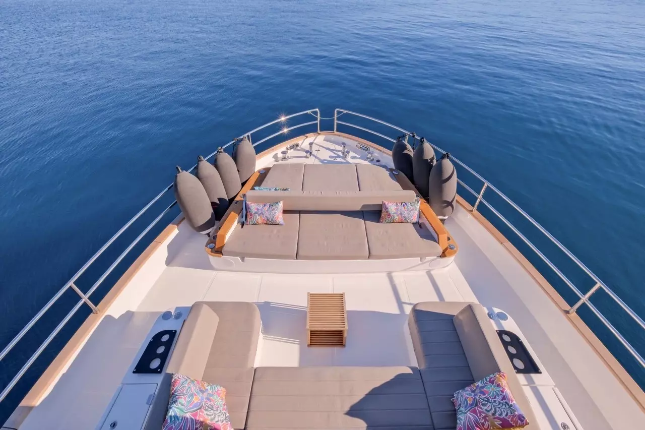 La Luna by Sirena Yachts - Special Offer for a private Motor Yacht Charter in Corfu with a crew