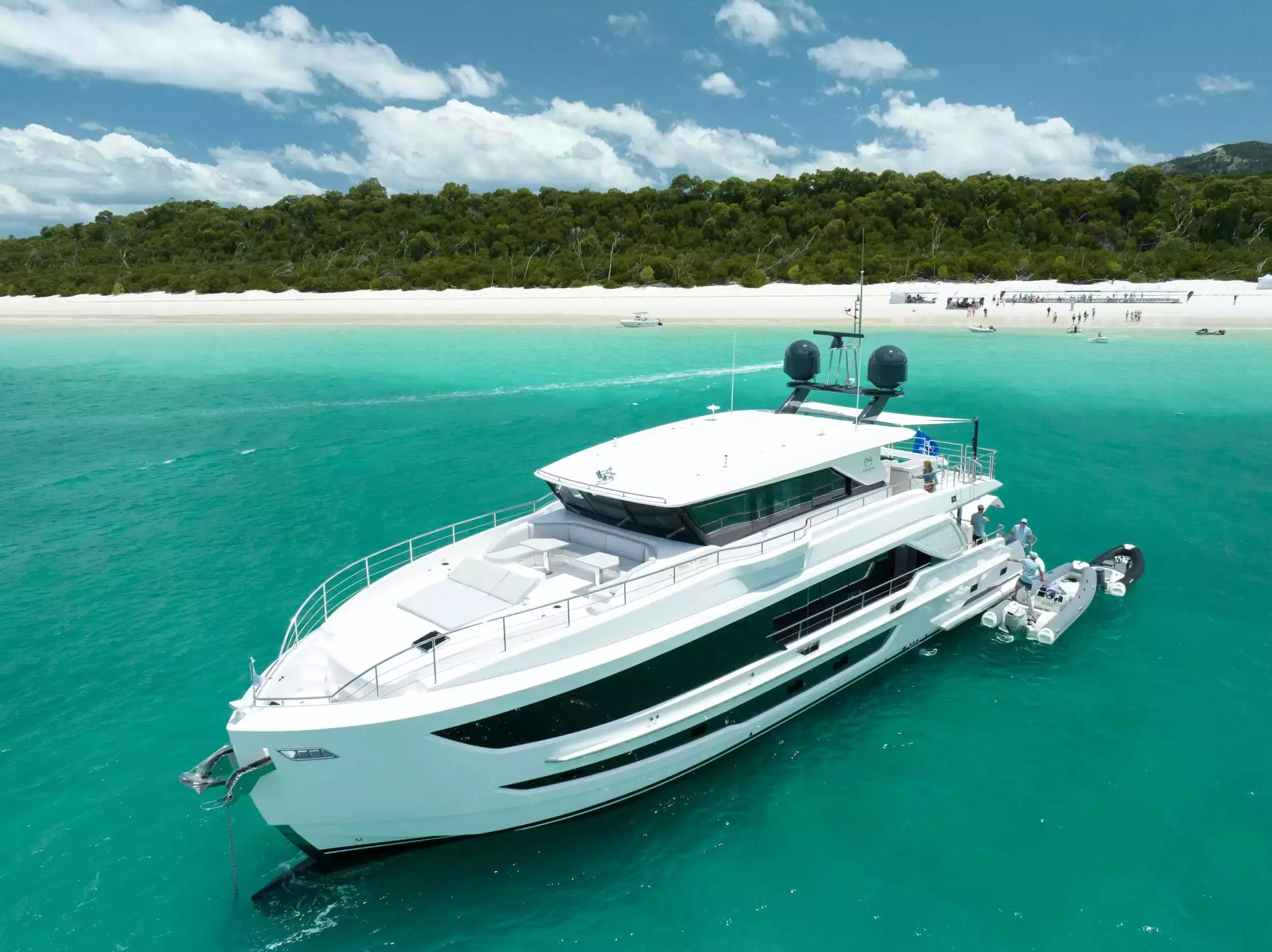Aura by Horizon – Private Superyacht Charter in New Zealand