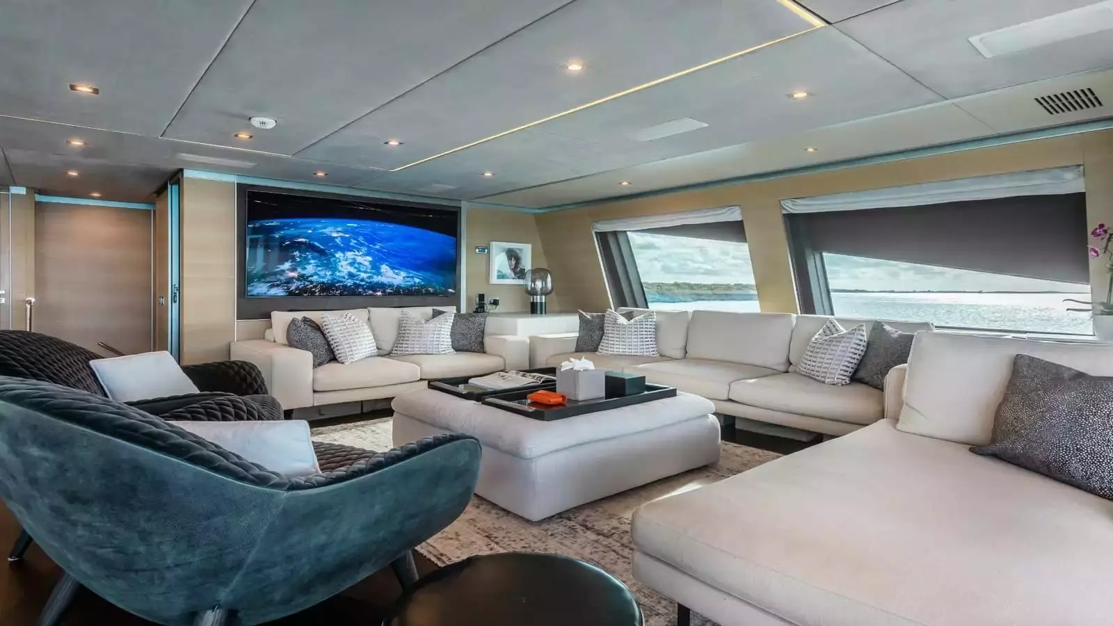 Boatcrowd