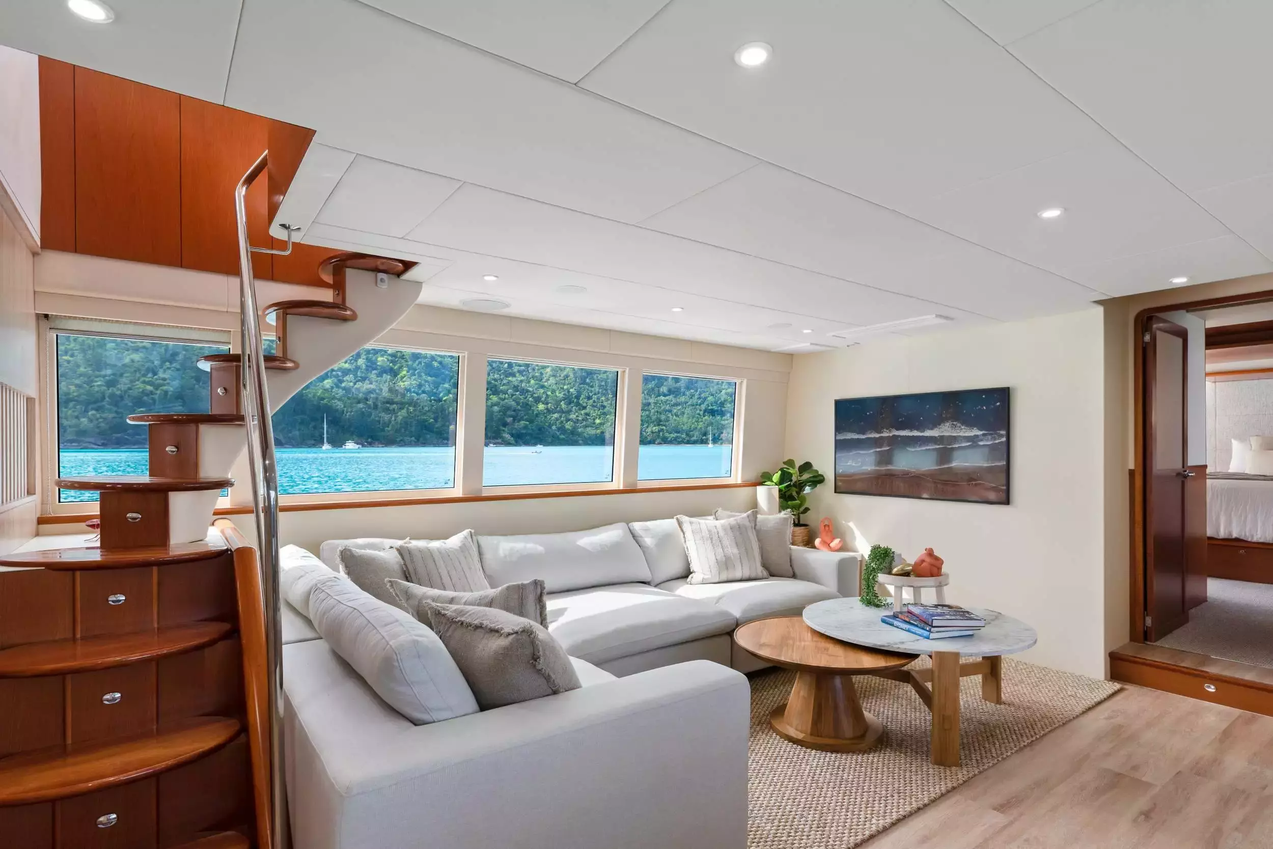 Boat Rental and Yacht Charter at the best yachting destinations around the world