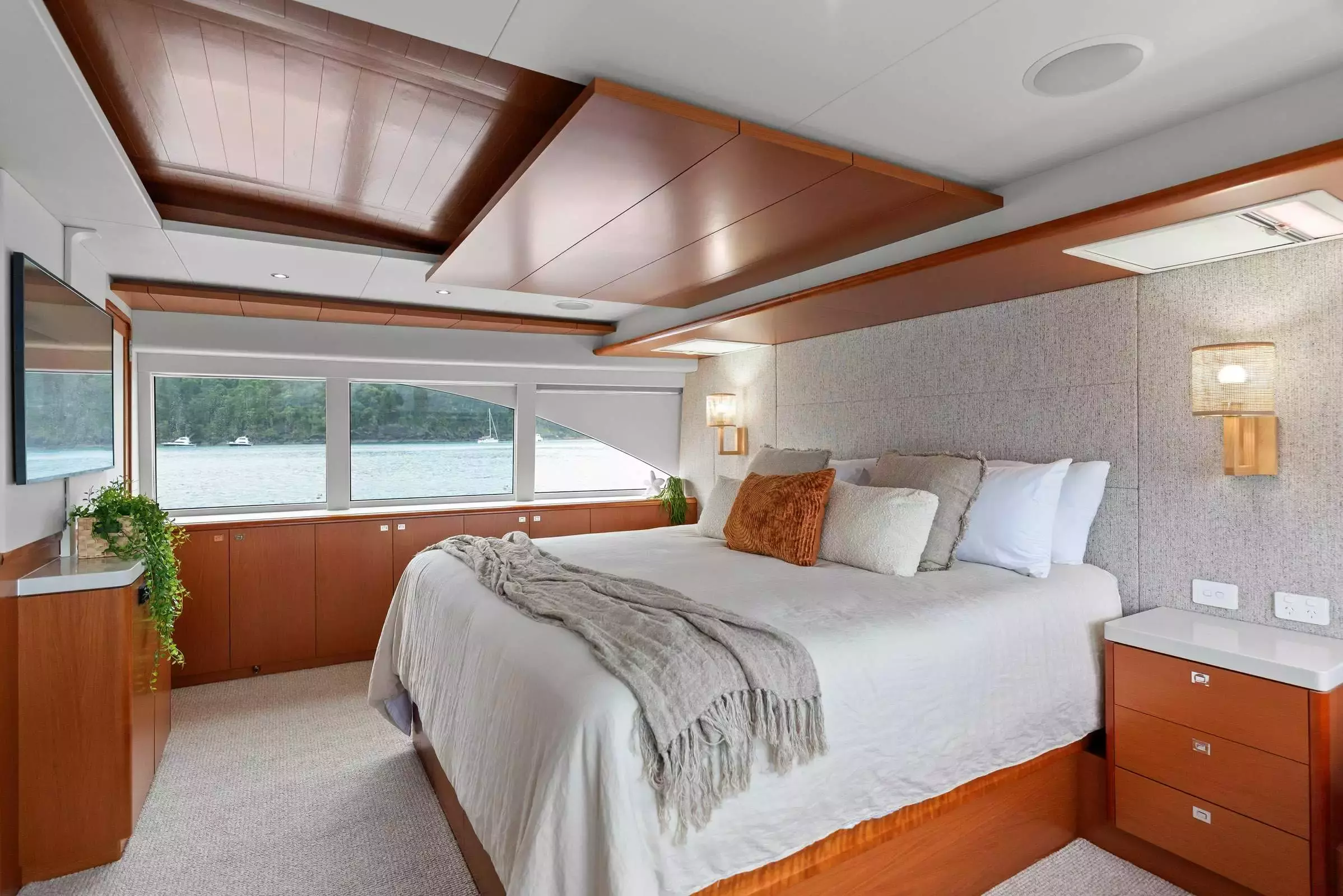 Boatcrowd