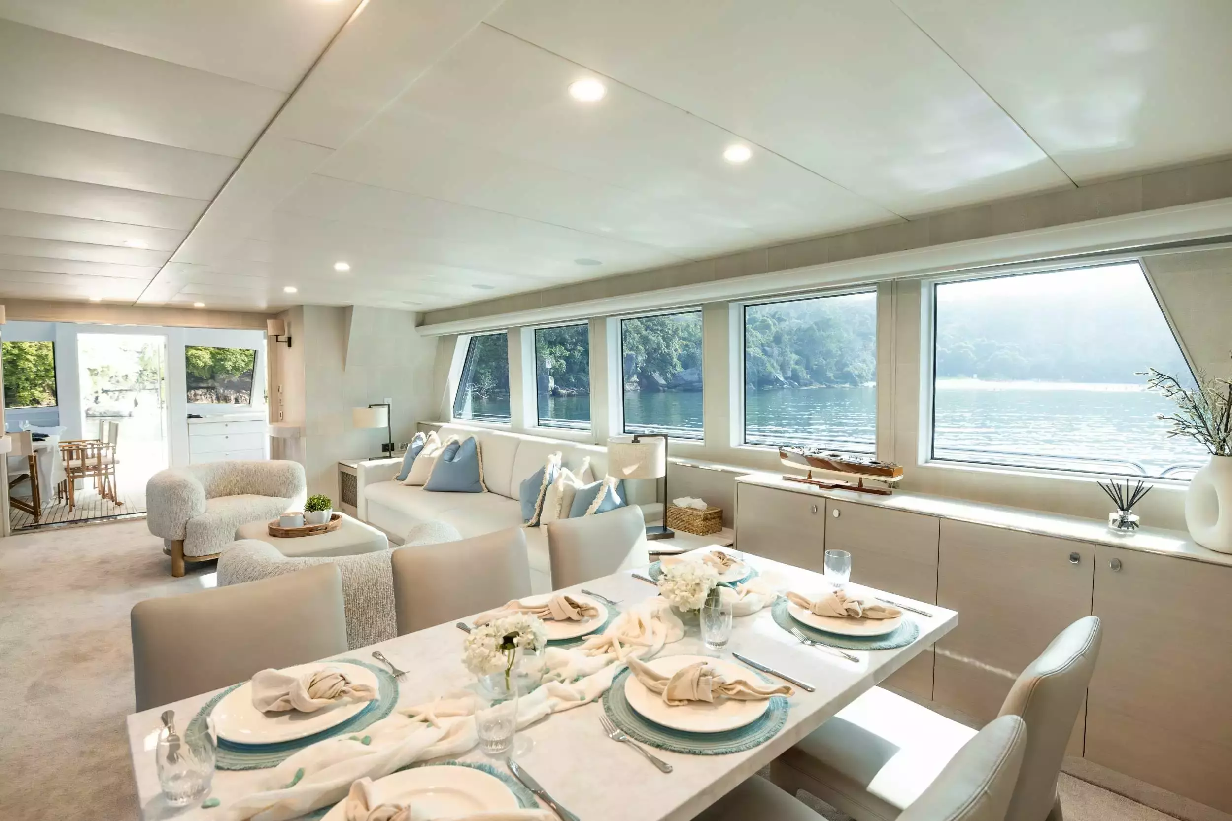 Boat Rental and Yacht Charter at the best yachting destinations around the world