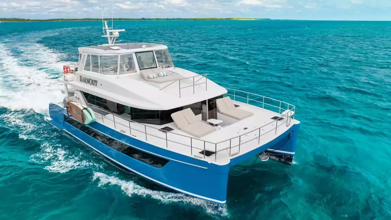Boat Rental and Yacht Charter at the best yachting destinations around the world