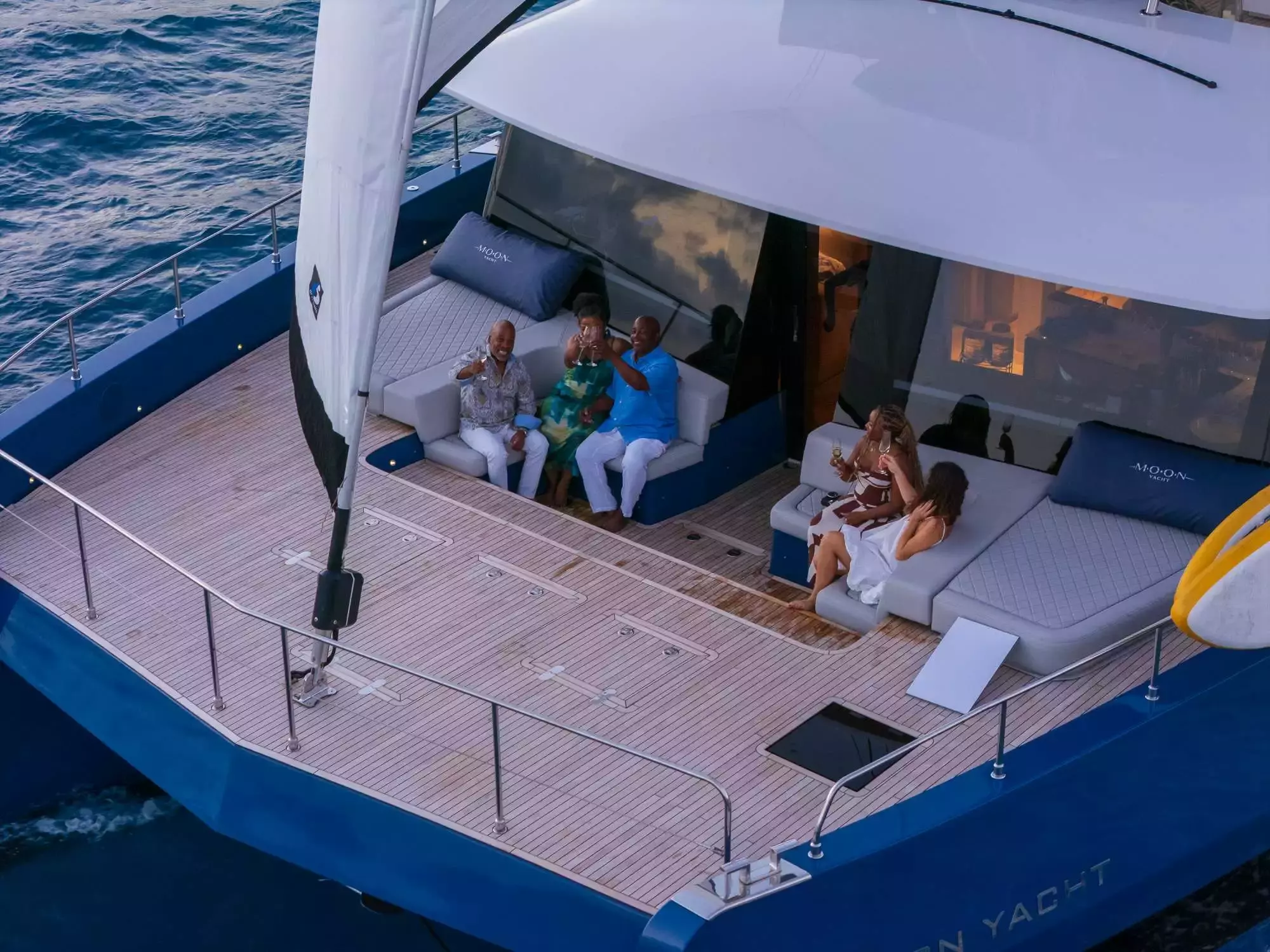 Boatcrowd