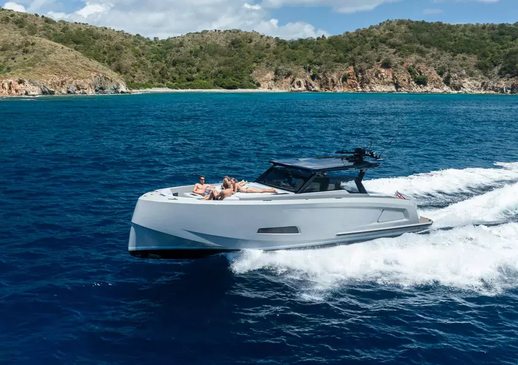Boat Rental and Yacht Charter at the best yachting destinations around the world