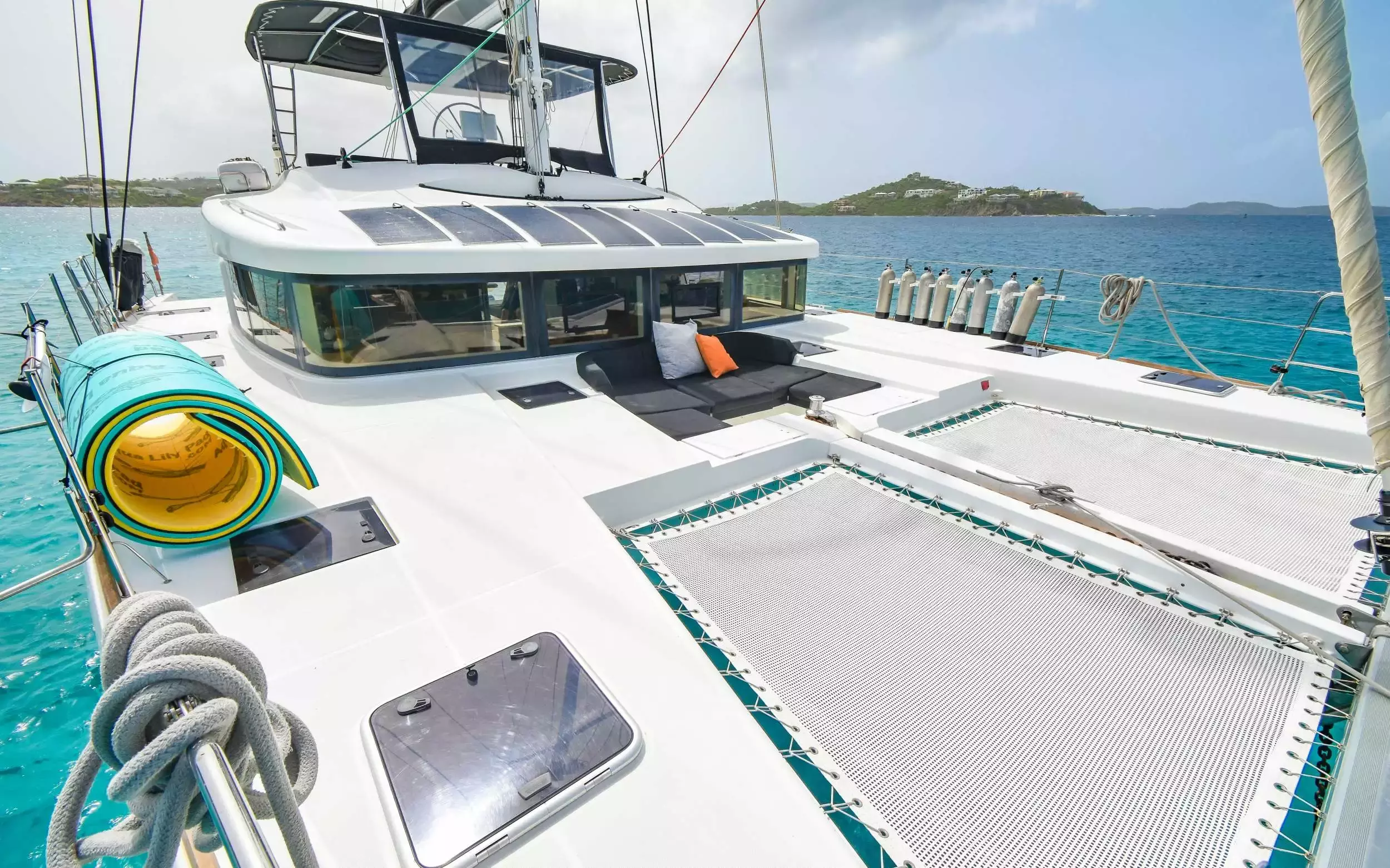 Boat Rental and Yacht Charter at the best yachting destinations around the world