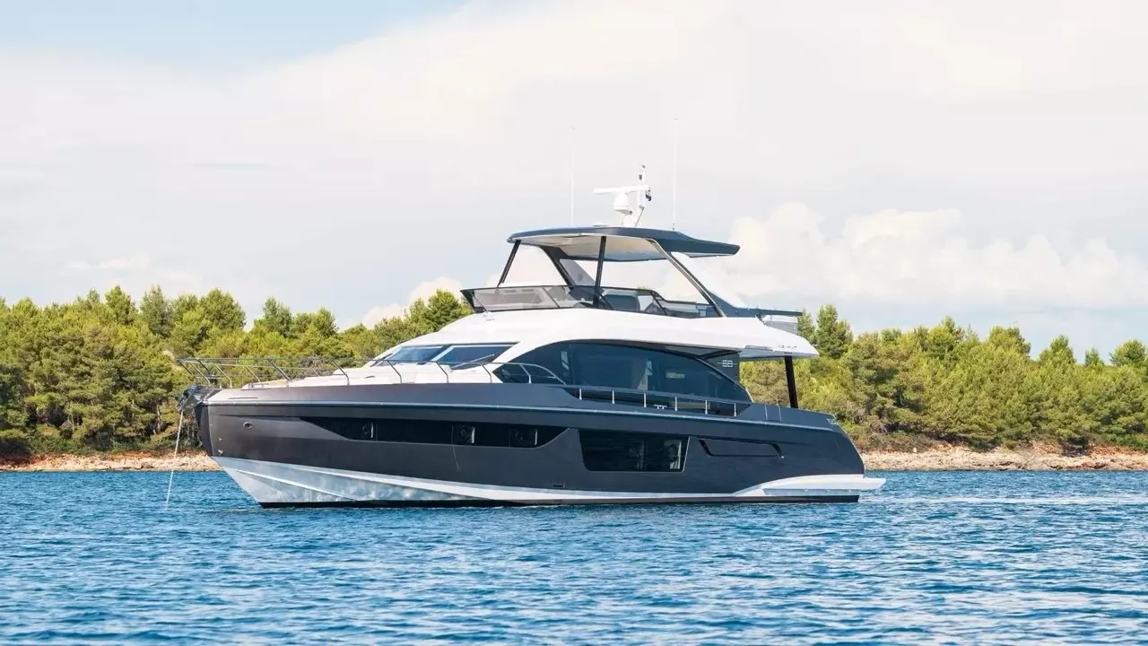 Boat Rental and Yacht Charter at the best yachting destinations around the world