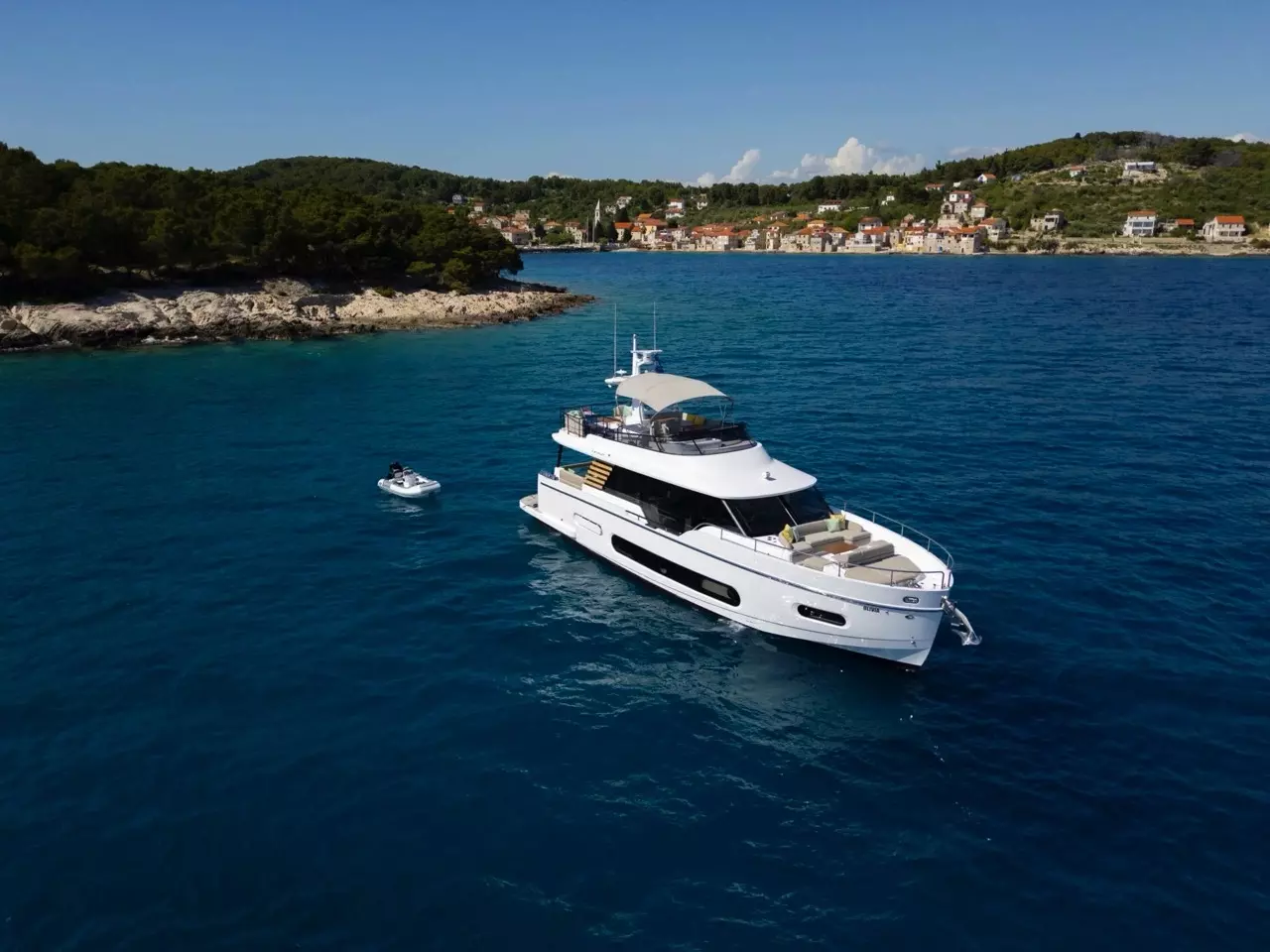 Boat Rental and Yacht Charter at the best yachting destinations around the world
