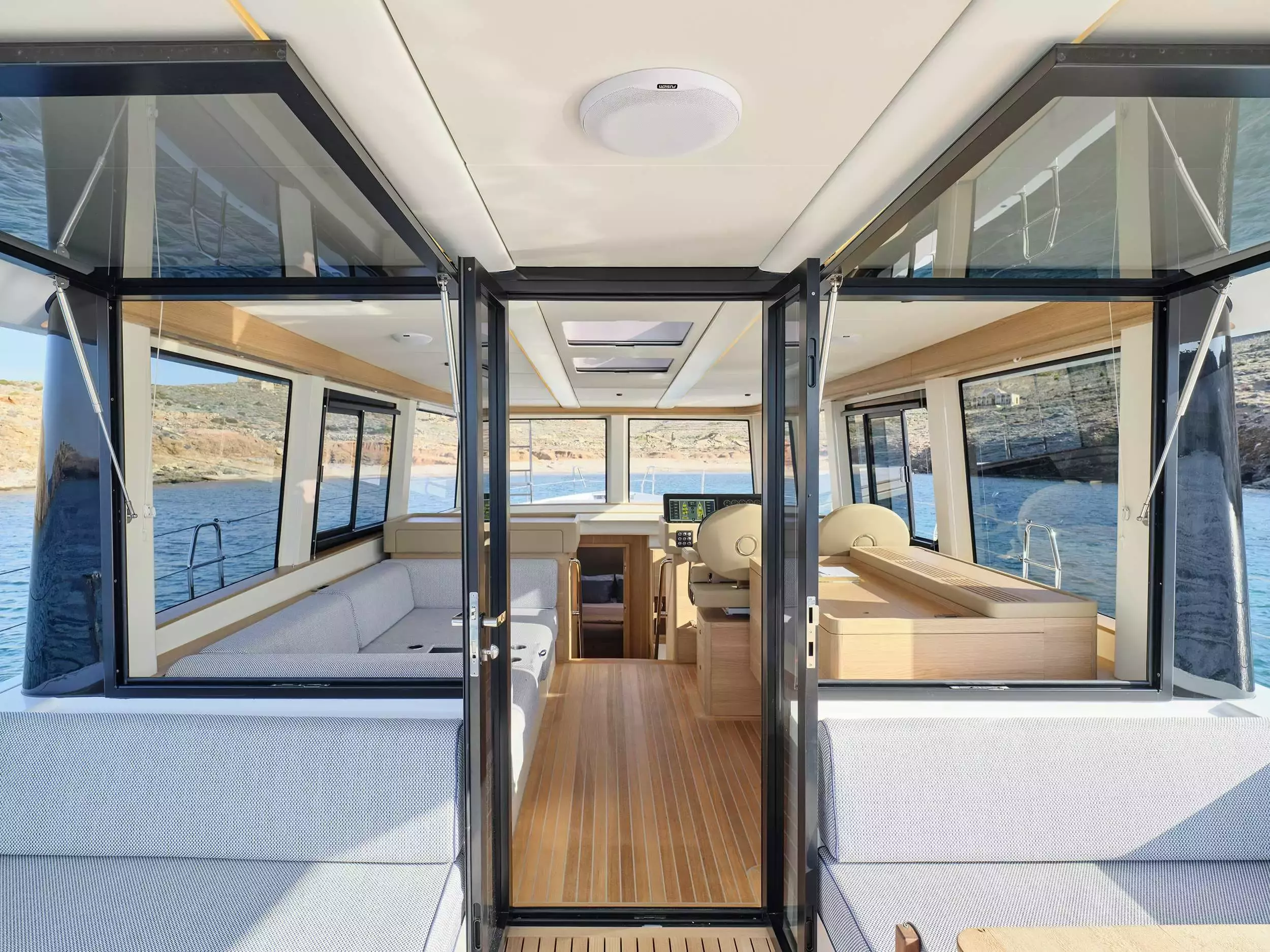 Boat Rental and Yacht Charter at the best yachting destinations around the world