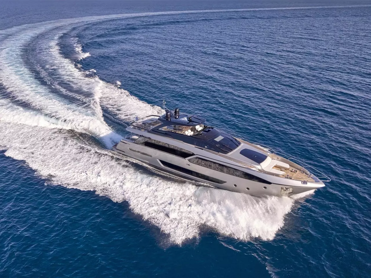 Boat Rental and Yacht Charter at the best yachting destinations around the world